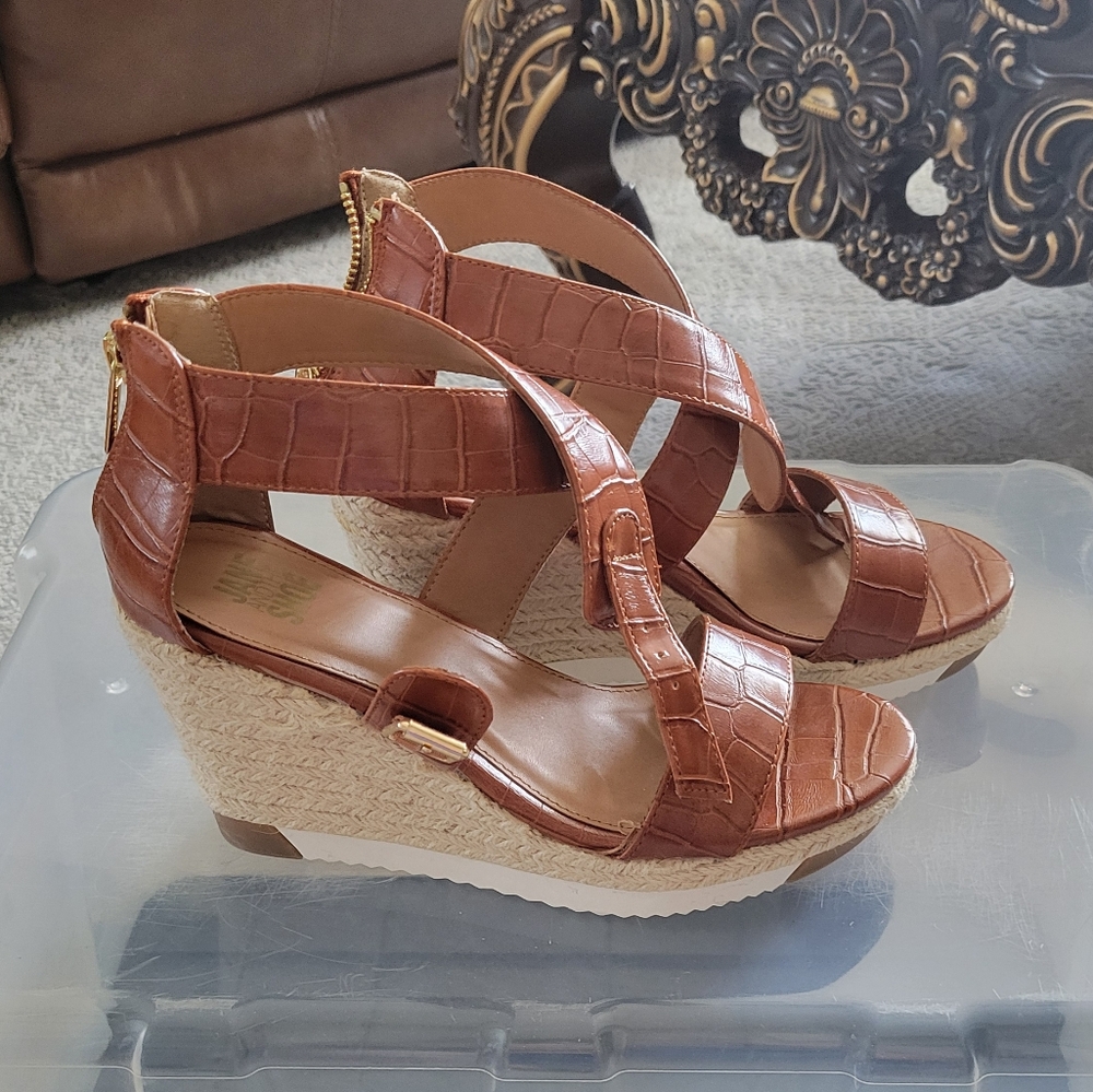 Brown Platform Heel, Size 7.5